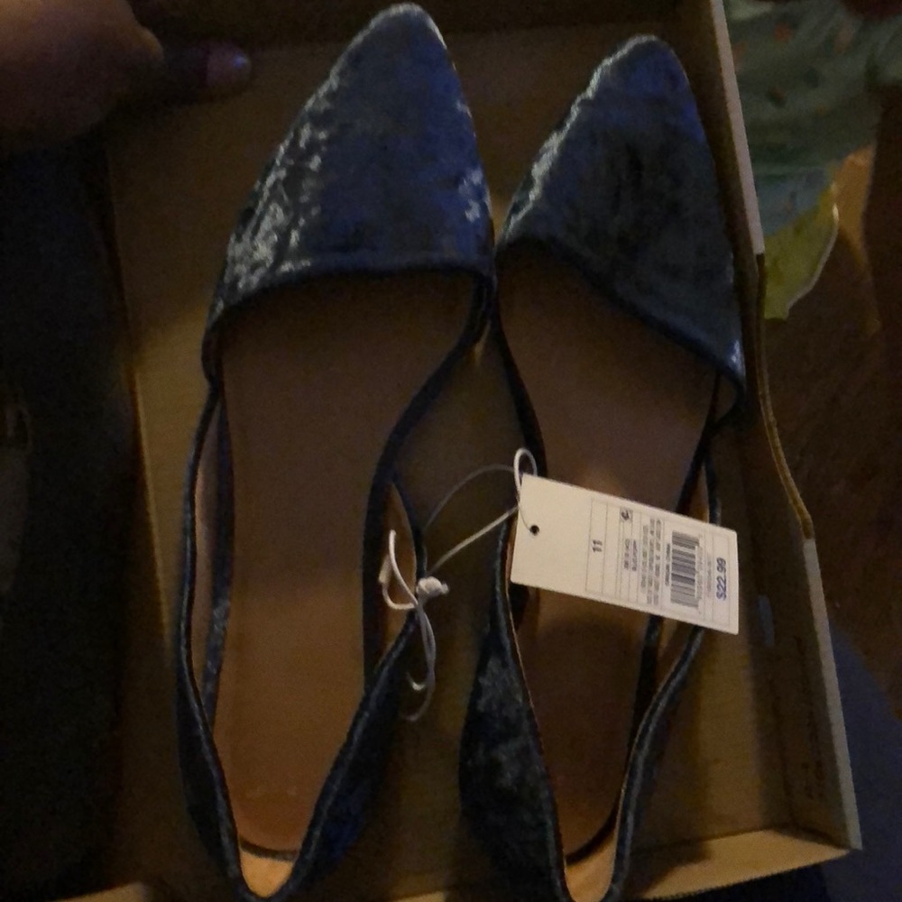 Blue velvet flats